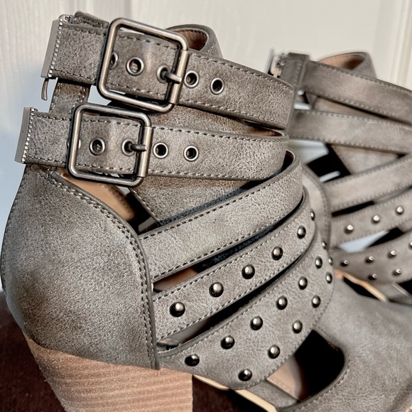 Arisa Ankle Boot from Buckle - Picture 6 of 8